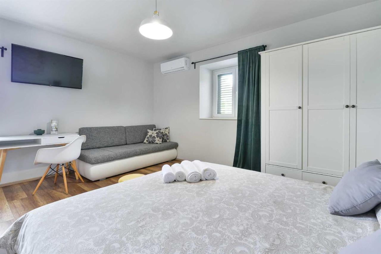 Stone Villa Didovi Snovi With Heated Pool Lisane Ostrovicke Eksteriør bilde